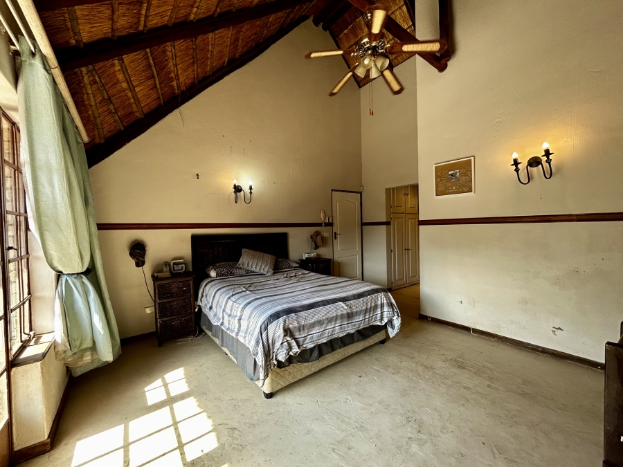 5 Bedroom Property for Sale in Glen Austin Gauteng