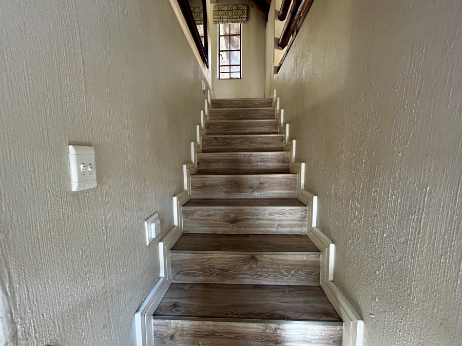 5 Bedroom Property for Sale in Glen Austin Gauteng