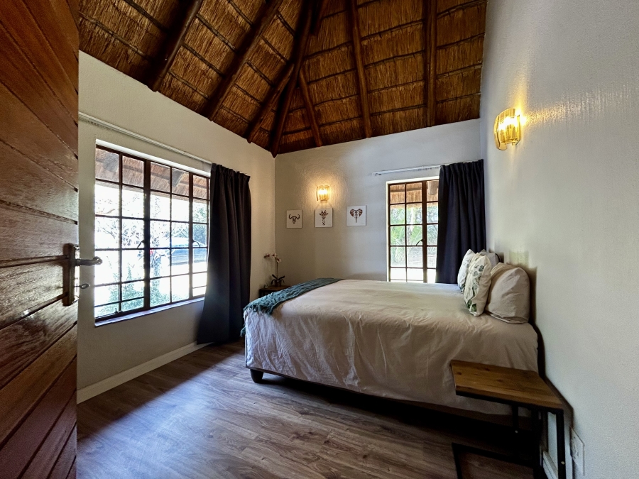 5 Bedroom Property for Sale in Glen Austin Gauteng