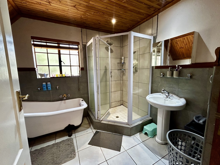 5 Bedroom Property for Sale in Glen Austin Gauteng