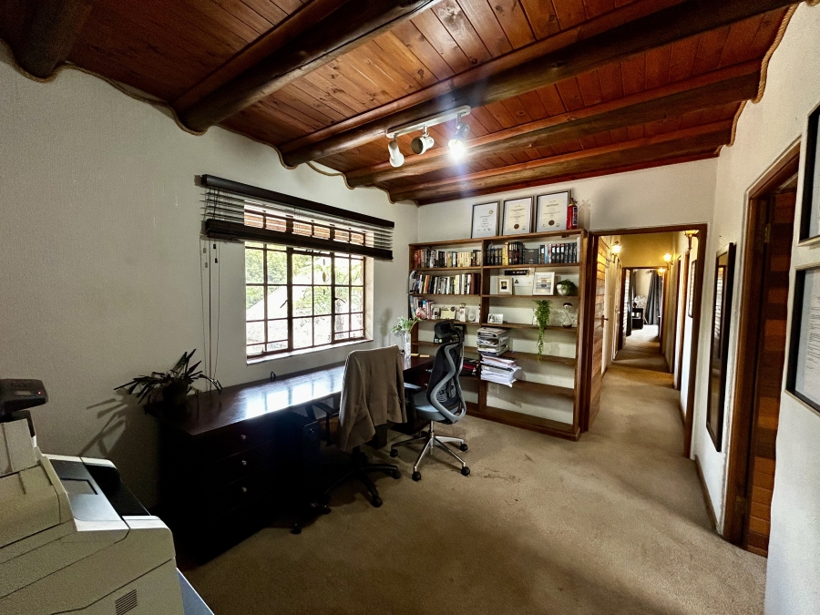 5 Bedroom Property for Sale in Glen Austin Gauteng