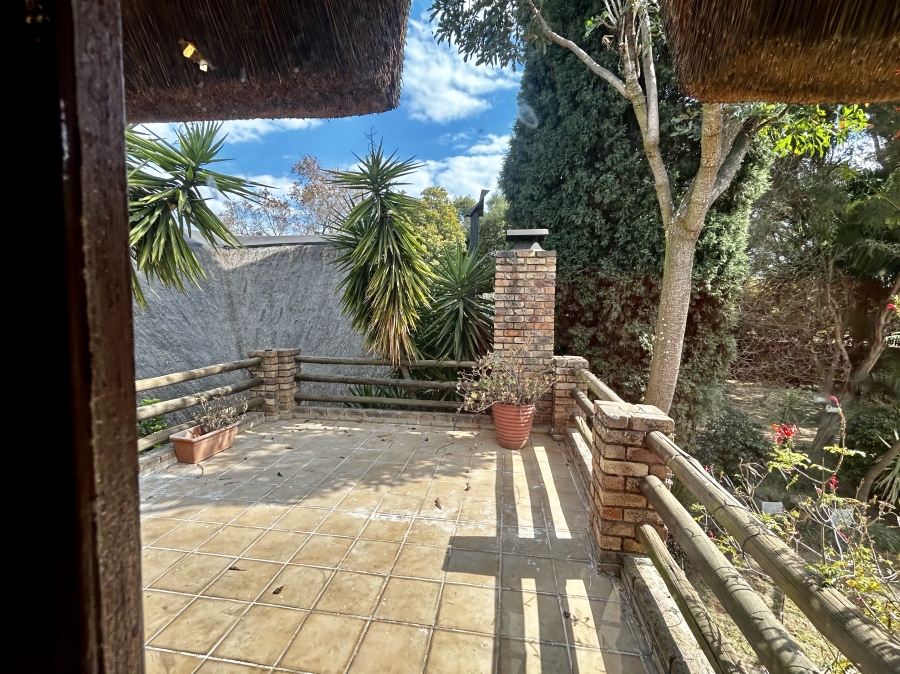 5 Bedroom Property for Sale in Glen Austin Gauteng