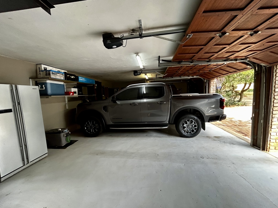 5 Bedroom Property for Sale in Glen Austin Gauteng