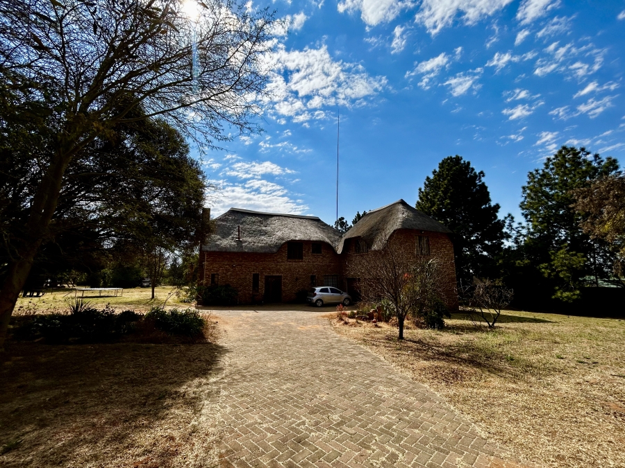 5 Bedroom Property for Sale in Glen Austin Gauteng