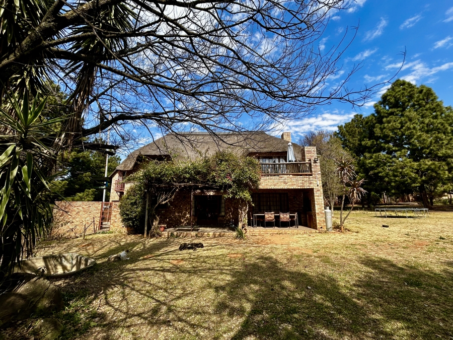 5 Bedroom Property for Sale in Glen Austin Gauteng