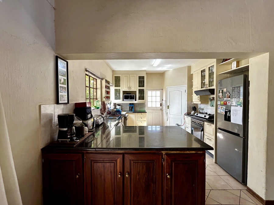 5 Bedroom Property for Sale in Glen Austin Gauteng