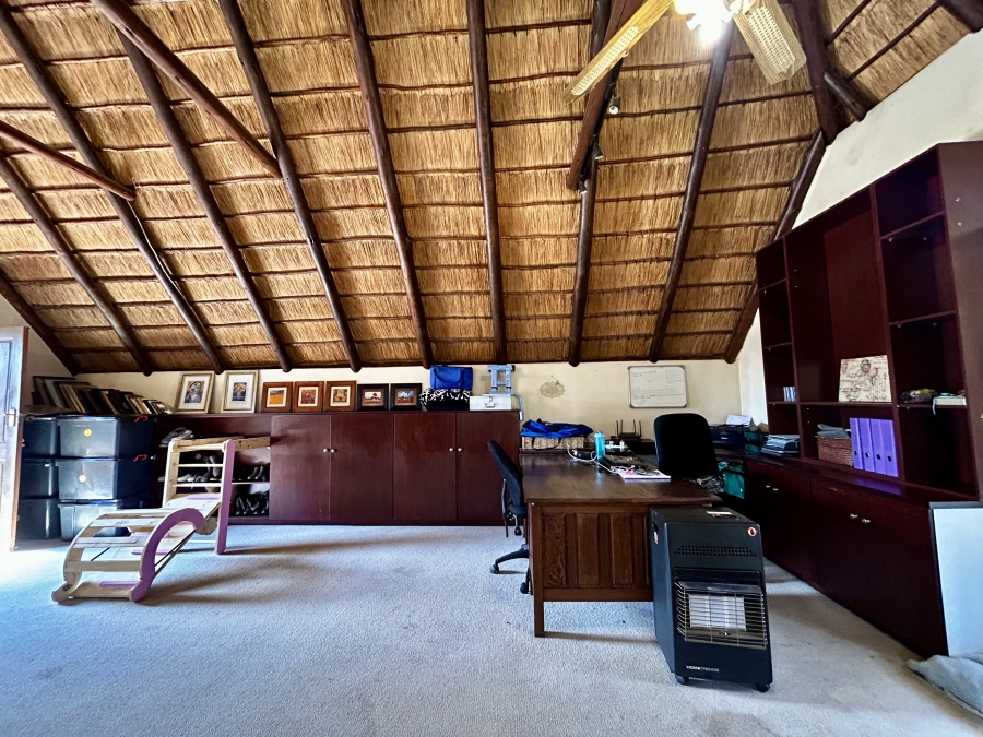 5 Bedroom Property for Sale in Glen Austin Gauteng