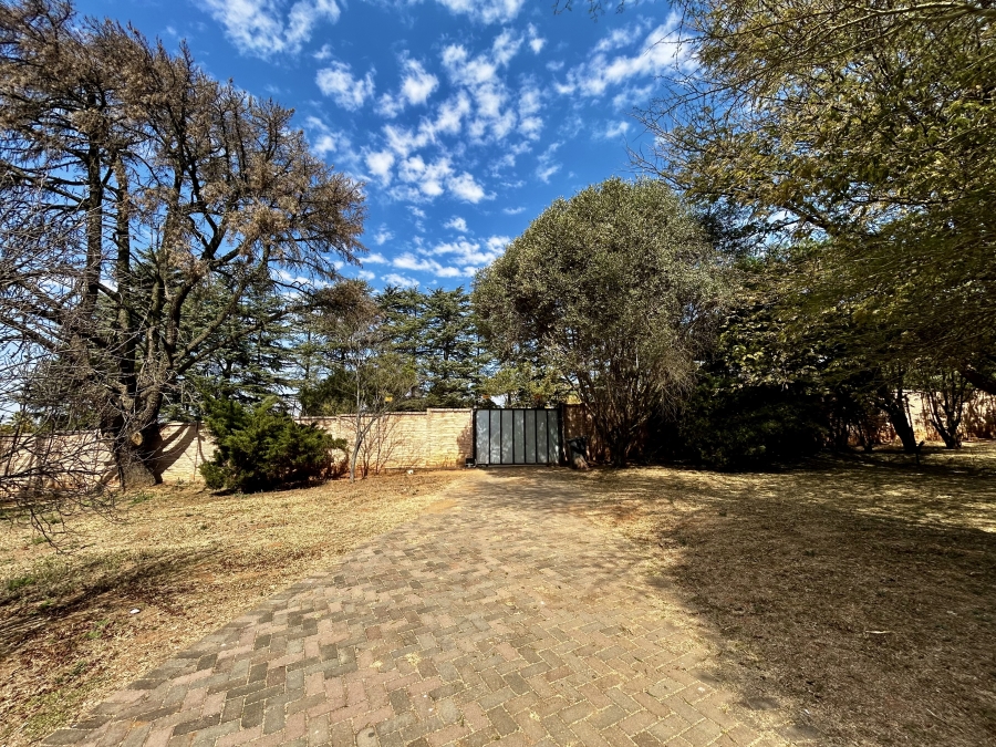 5 Bedroom Property for Sale in Glen Austin Gauteng