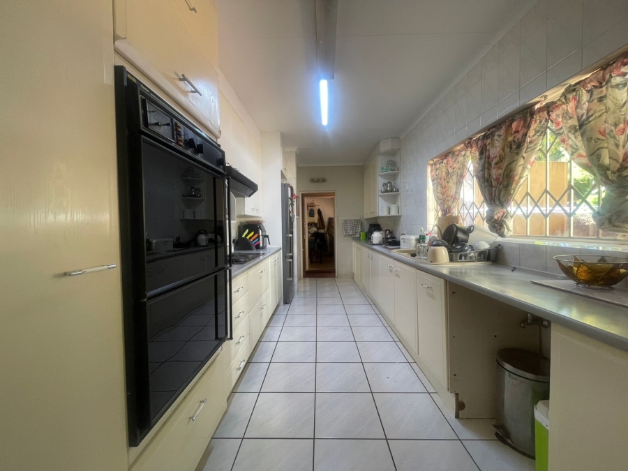 5 Bedroom Property for Sale in Wilro Park Gauteng