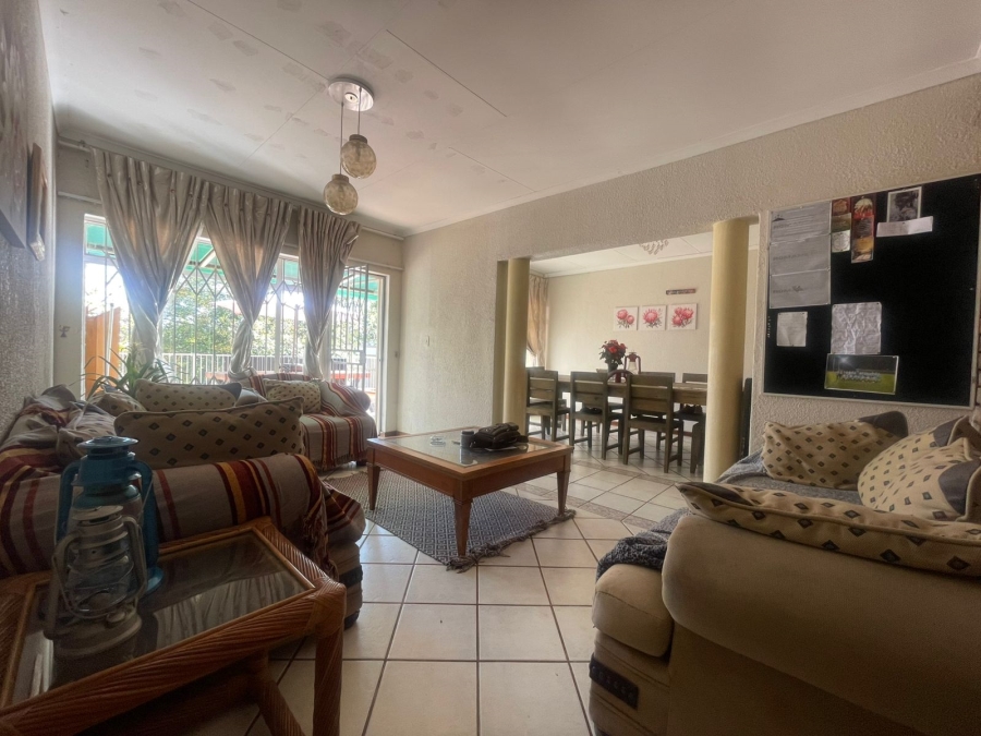 5 Bedroom Property for Sale in Wilro Park Gauteng