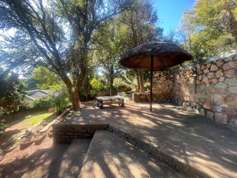 5 Bedroom Property for Sale in Wilro Park Gauteng