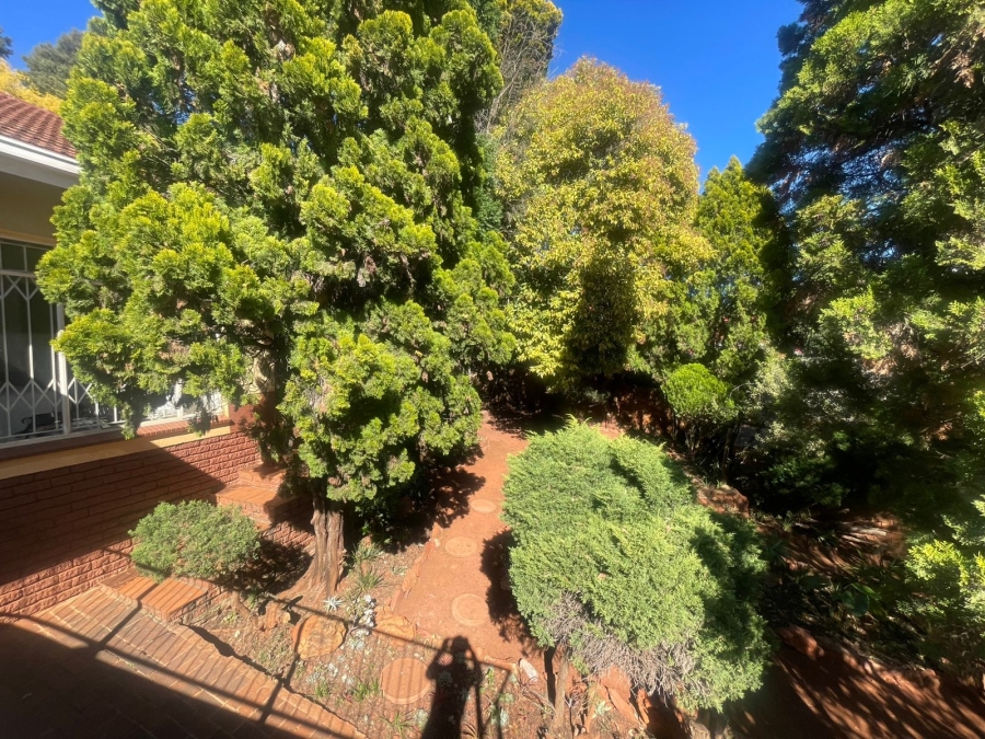 5 Bedroom Property for Sale in Wilro Park Gauteng