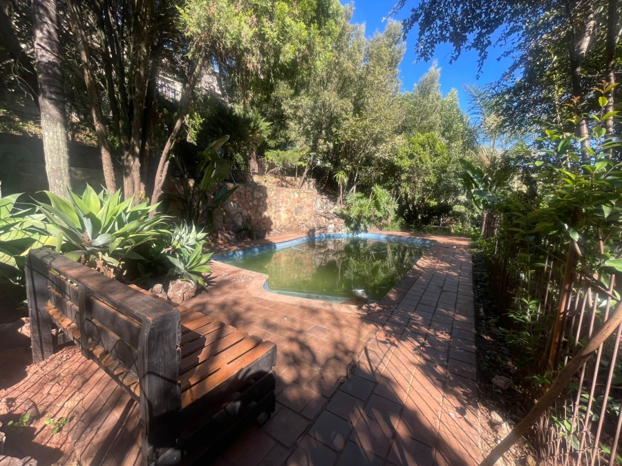 5 Bedroom Property for Sale in Wilro Park Gauteng