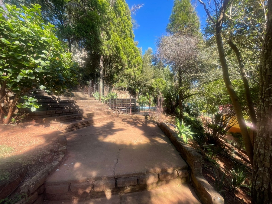 5 Bedroom Property for Sale in Wilro Park Gauteng