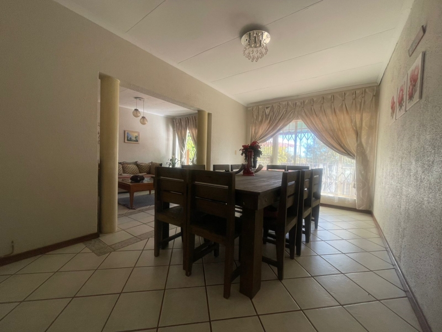 5 Bedroom Property for Sale in Wilro Park Gauteng