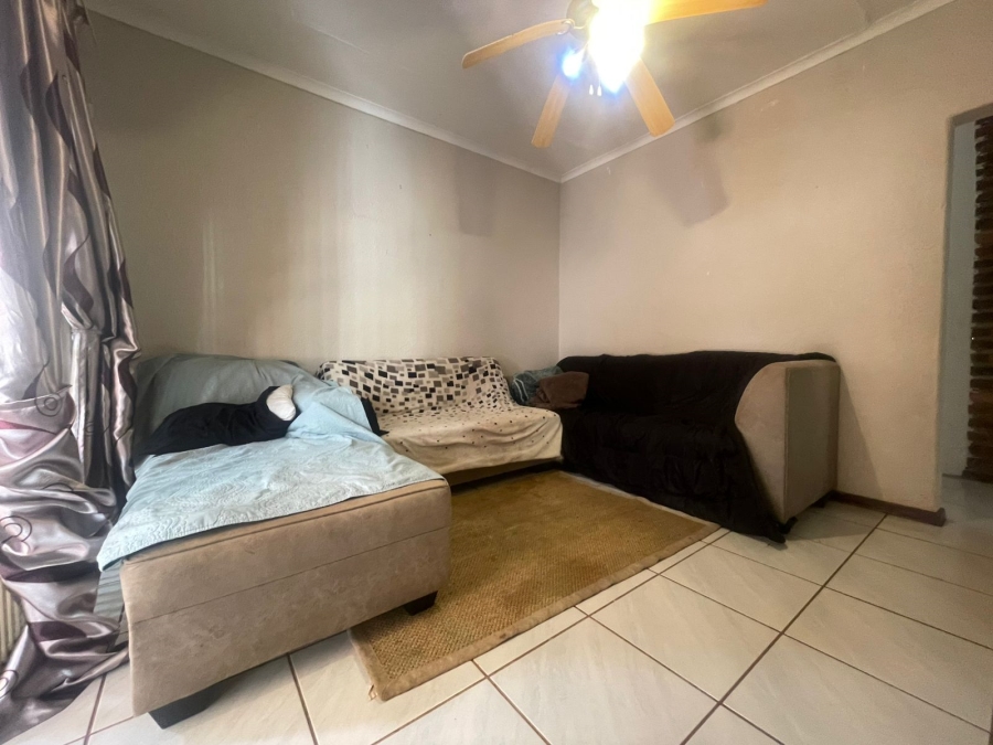 5 Bedroom Property for Sale in Wilro Park Gauteng