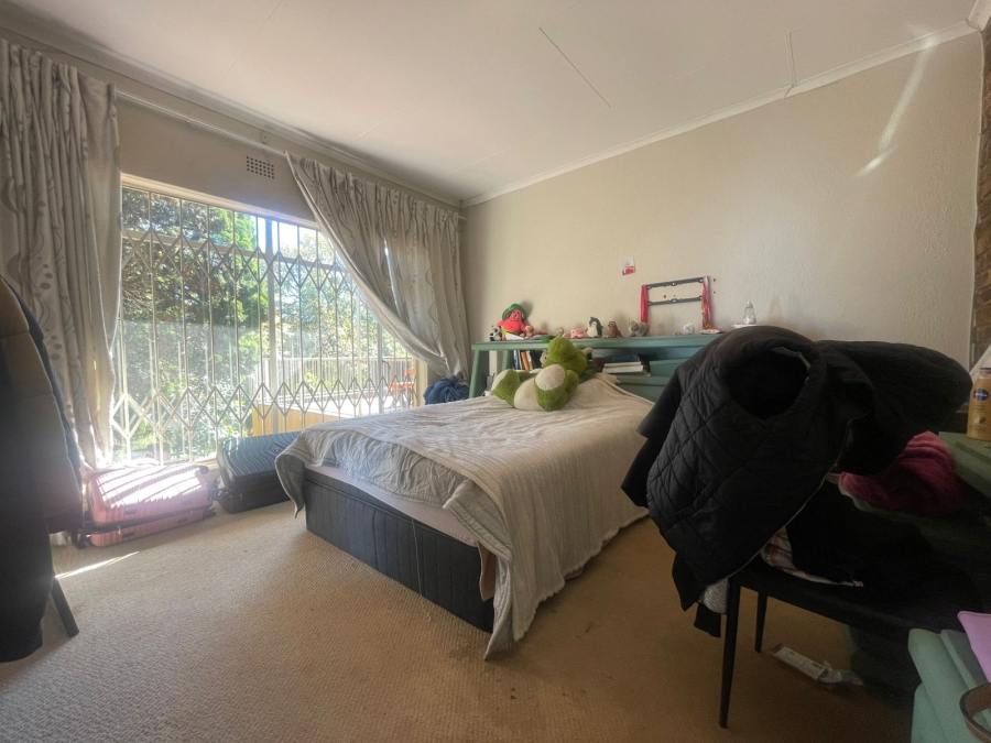 5 Bedroom Property for Sale in Wilro Park Gauteng
