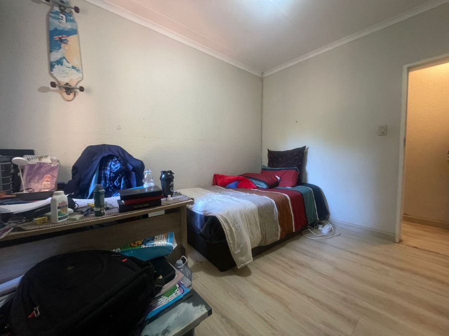 5 Bedroom Property for Sale in Wilro Park Gauteng