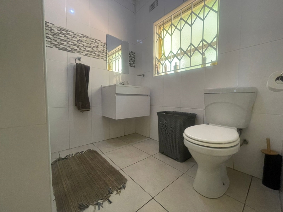 5 Bedroom Property for Sale in Wilro Park Gauteng