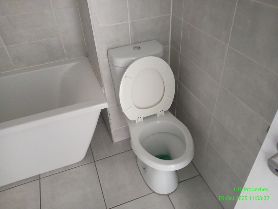 To Let 2 Bedroom Property for Rent in Witfield Gauteng