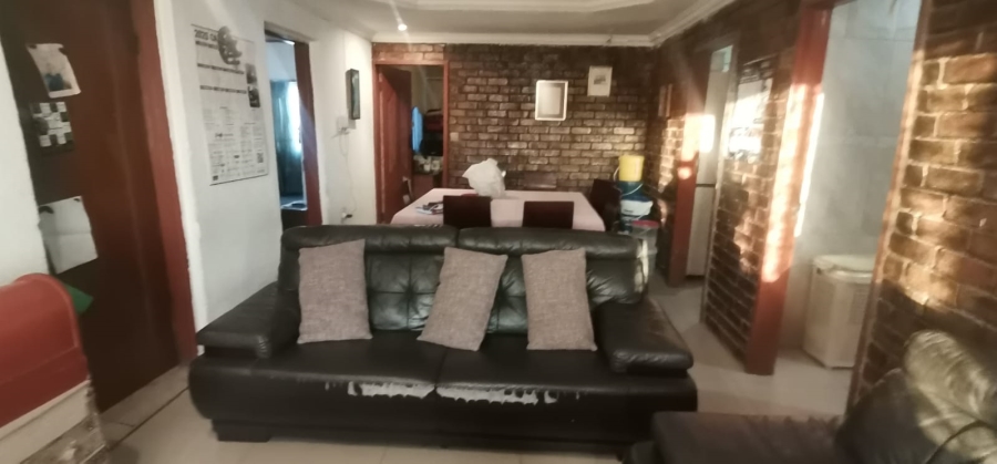 4 Bedroom Property for Sale in Masetjhaba View Gauteng