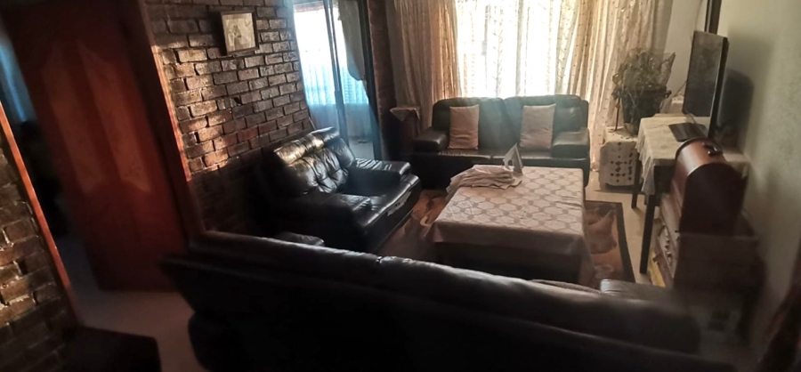 4 Bedroom Property for Sale in Masetjhaba View Gauteng