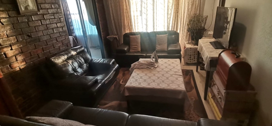 4 Bedroom Property for Sale in Masetjhaba View Gauteng