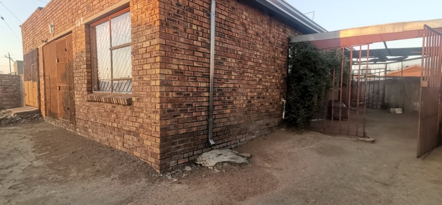 4 Bedroom Property for Sale in Masetjhaba View Gauteng