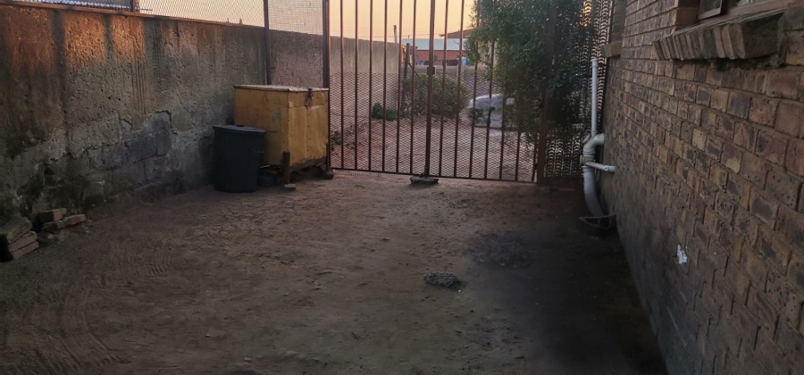 4 Bedroom Property for Sale in Masetjhaba View Gauteng