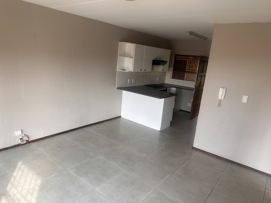 2 Bedroom Property for Sale in Amorosa Gauteng