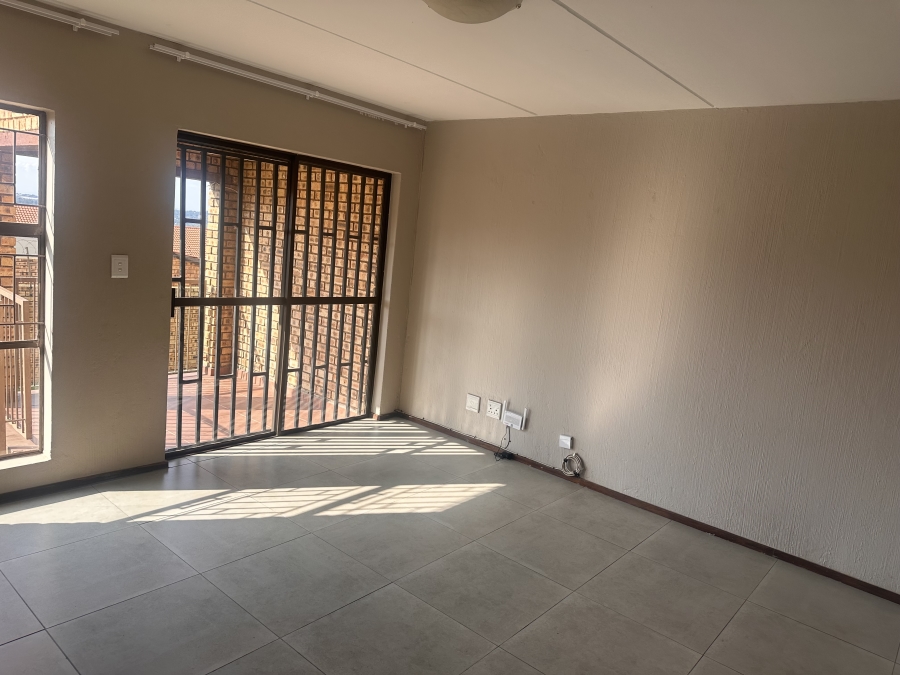 2 Bedroom Property for Sale in Amorosa Gauteng