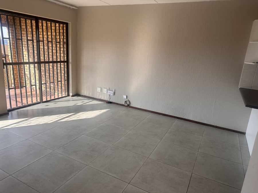 2 Bedroom Property for Sale in Amorosa Gauteng