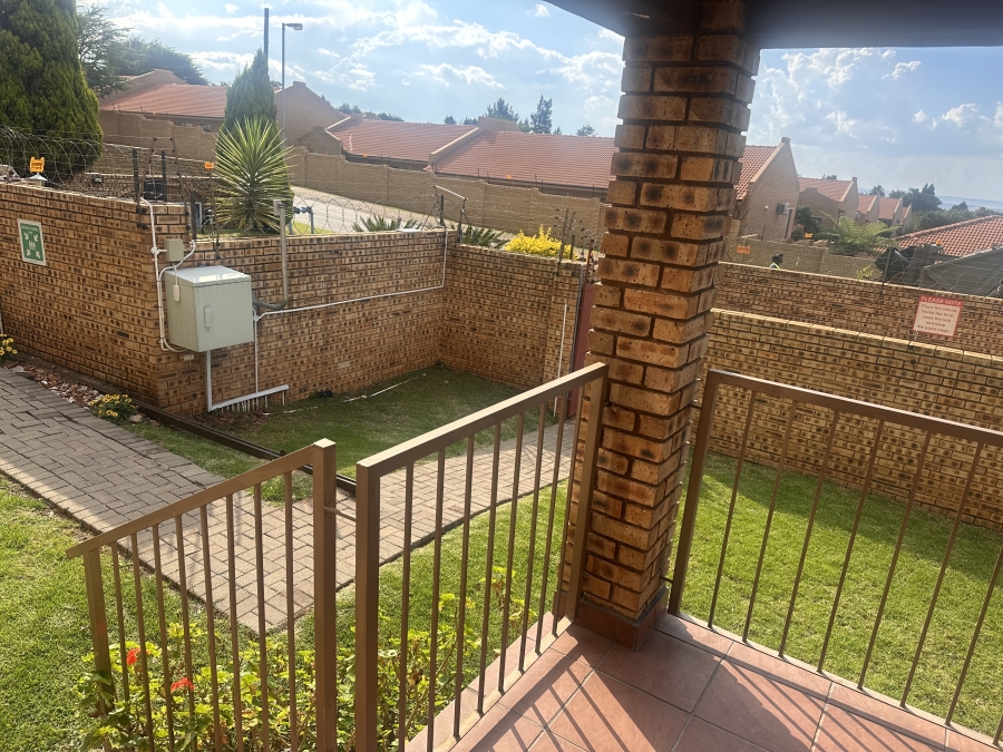 2 Bedroom Property for Sale in Amorosa Gauteng