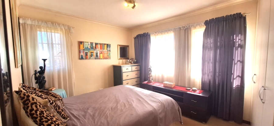 2 Bedroom Property for Sale in Bronberg Gauteng