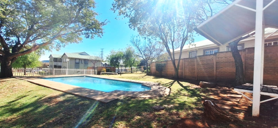2 Bedroom Property for Sale in Bronberg Gauteng