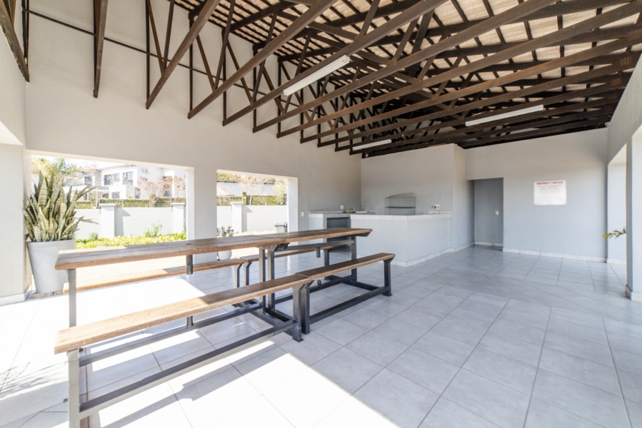 To Let 2 Bedroom Property for Rent in Broadacres Gauteng