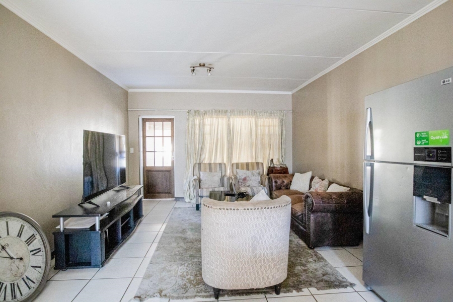 2 Bedroom Property for Sale in Sunninghill Gauteng