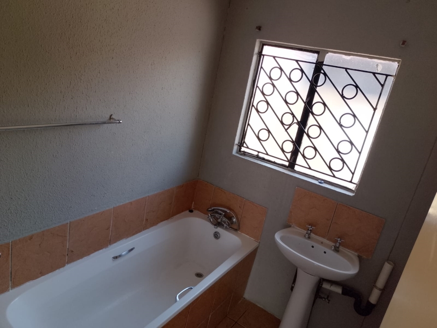 3 Bedroom Property for Sale in Mahube Valley Gauteng