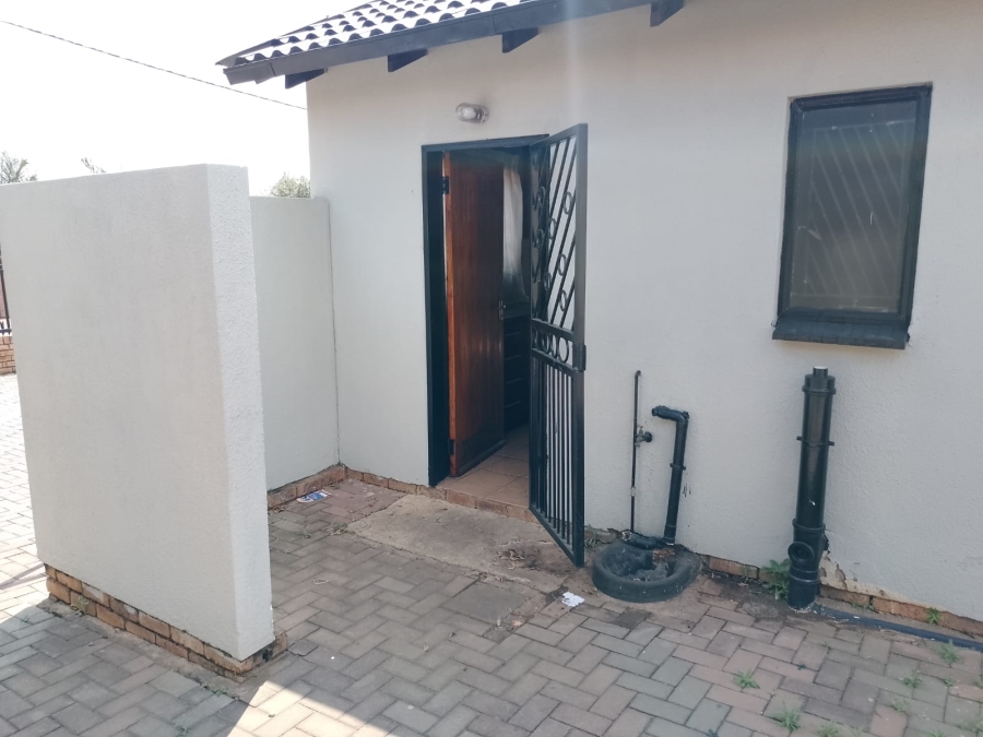 3 Bedroom Property for Sale in Mahube Valley Gauteng