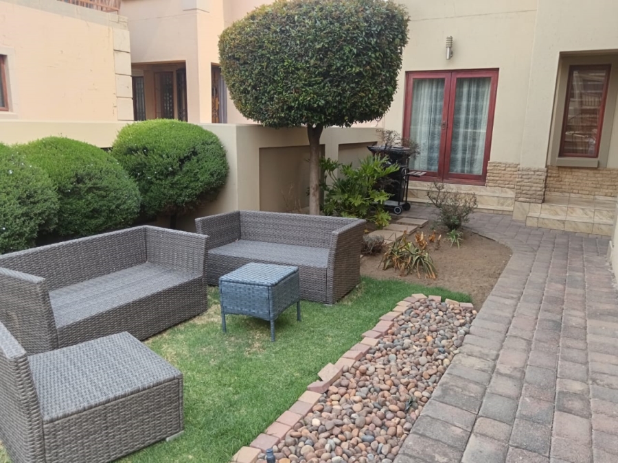 3 Bedroom Property for Sale in Sonneveld Gauteng