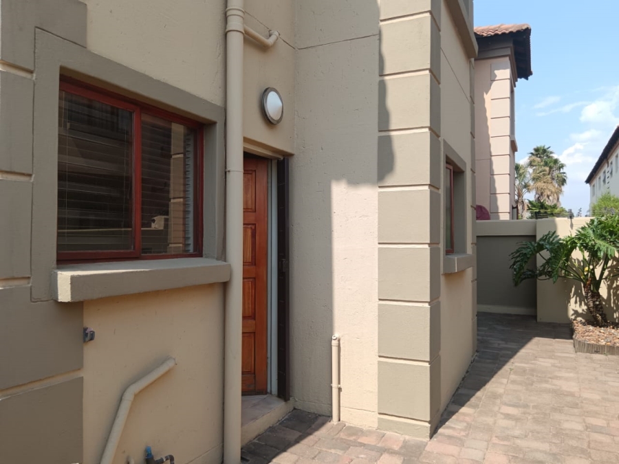3 Bedroom Property for Sale in Sonneveld Gauteng