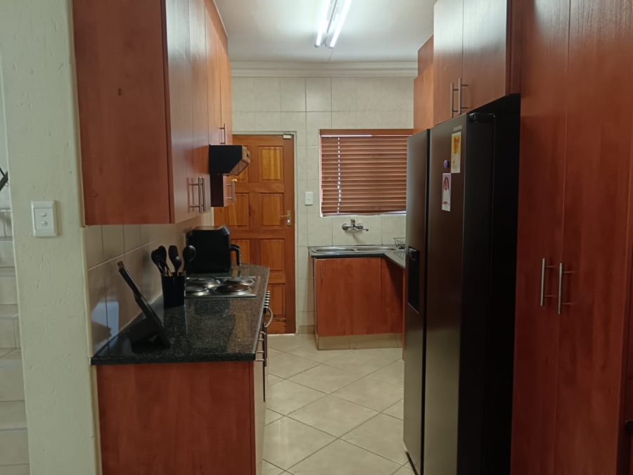 3 Bedroom Property for Sale in Sonneveld Gauteng