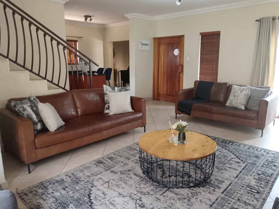 3 Bedroom Property for Sale in Sonneveld Gauteng