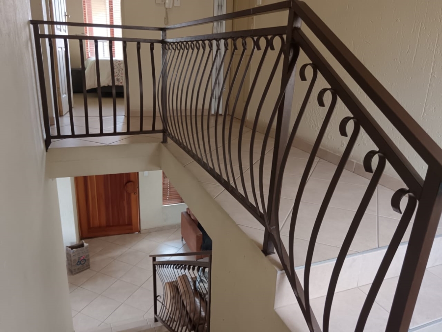 3 Bedroom Property for Sale in Sonneveld Gauteng