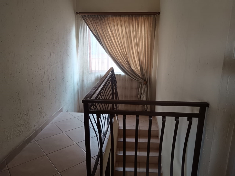 3 Bedroom Property for Sale in Sonneveld Gauteng