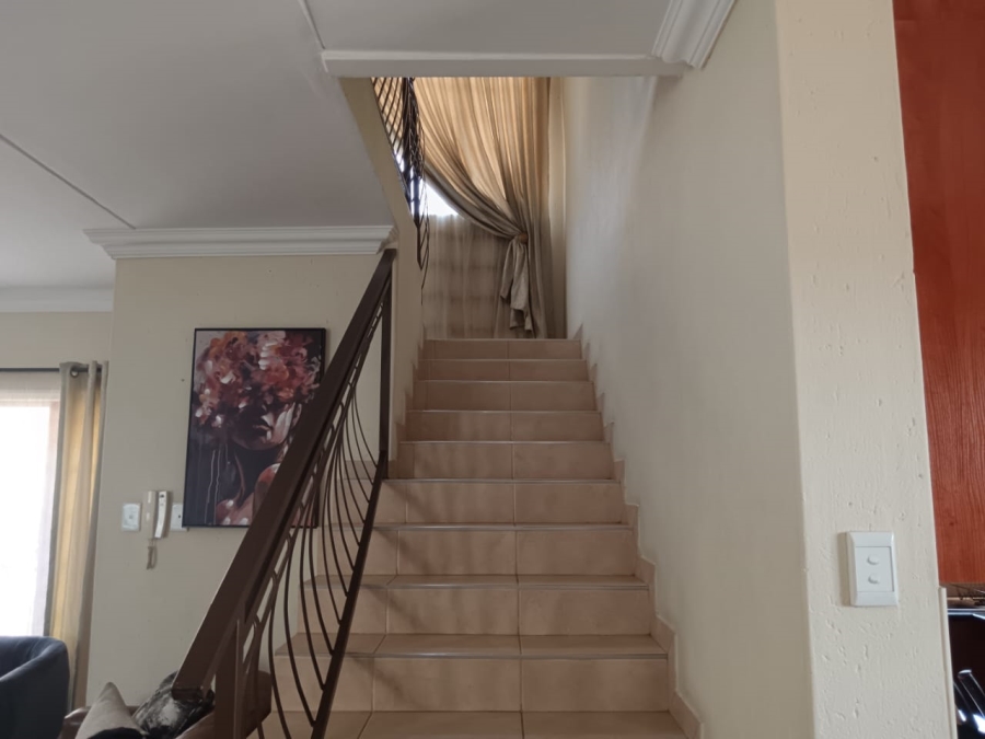 3 Bedroom Property for Sale in Sonneveld Gauteng