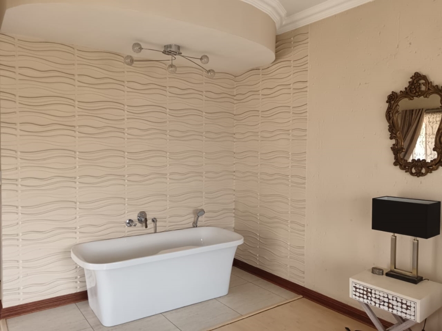 3 Bedroom Property for Sale in Sonneveld Gauteng