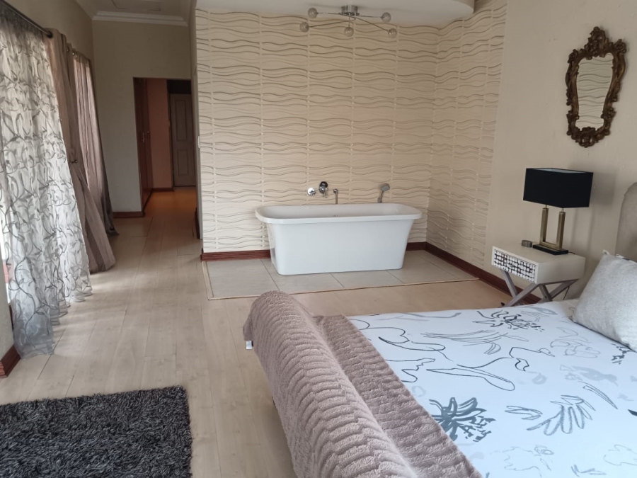 3 Bedroom Property for Sale in Sonneveld Gauteng