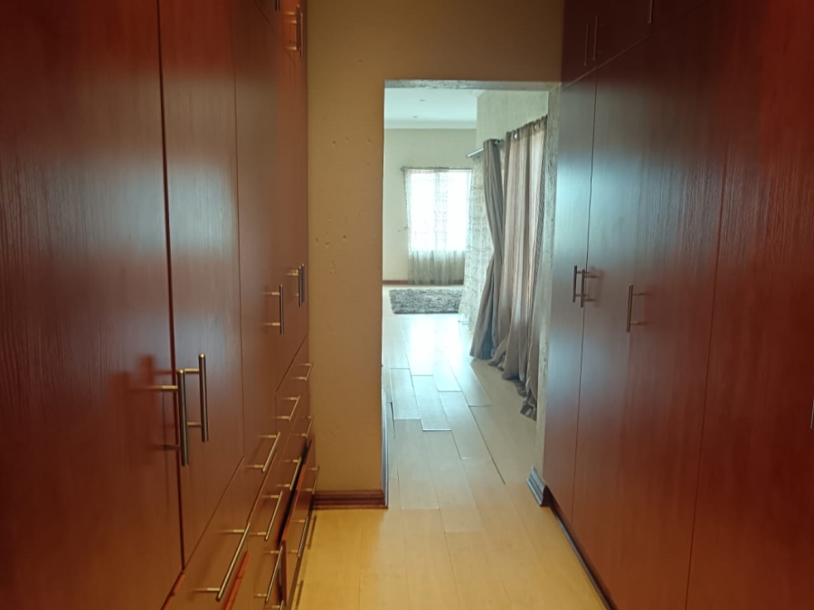 3 Bedroom Property for Sale in Sonneveld Gauteng