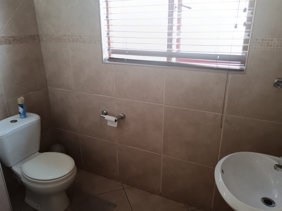 3 Bedroom Property for Sale in Sonneveld Gauteng